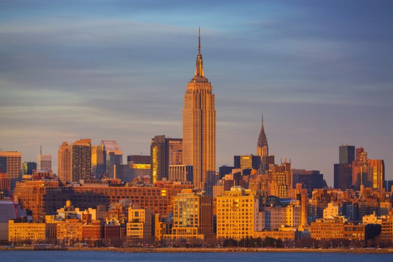 short hairstyles for thin hair over 60 with glasses