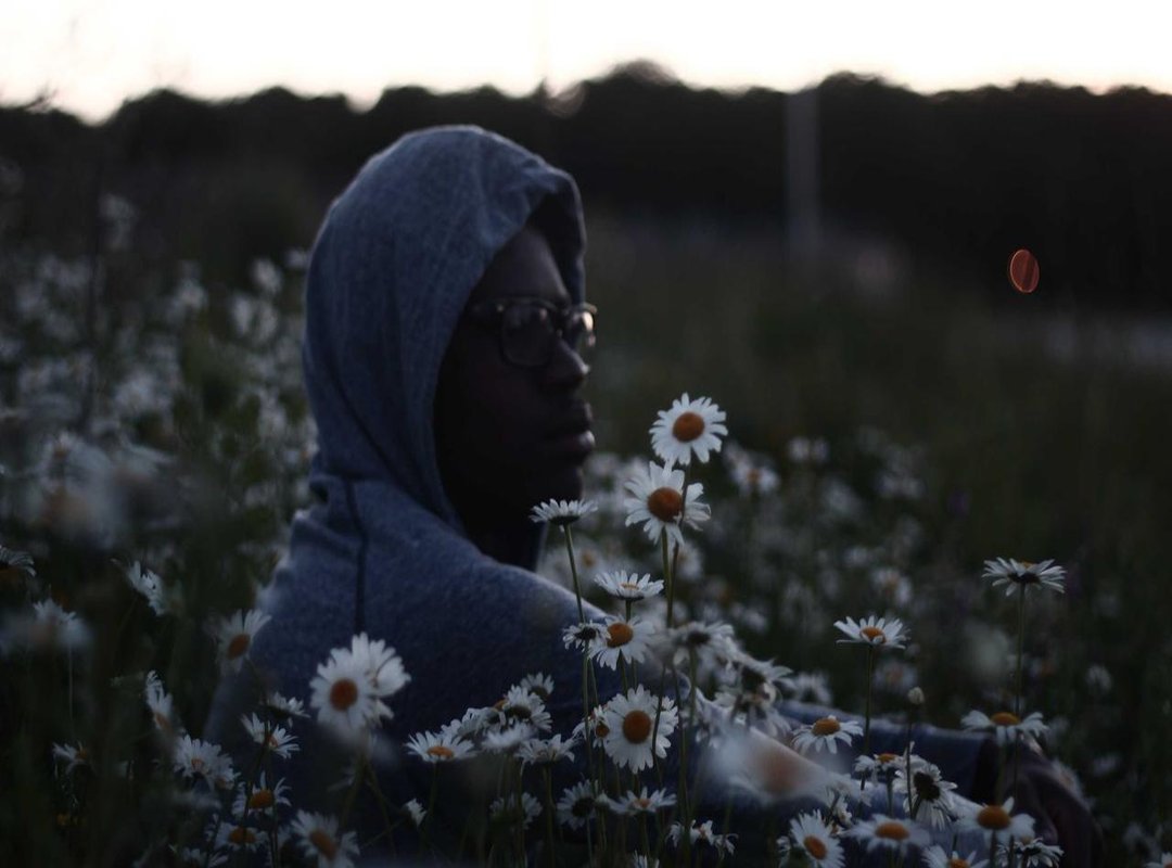 Decoding the Hints: When Someone Might Be Asking for Help